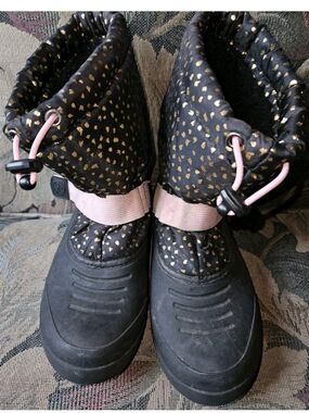 Girls Size 3 Northside Winter Boots Black/ Gold With Pink Accents Rubber Sole